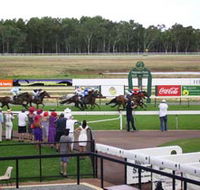 Pinjarra Race Club - Accommodation QLD