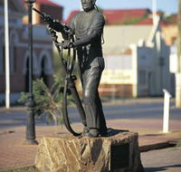 Miners Monument - Accommodation QLD