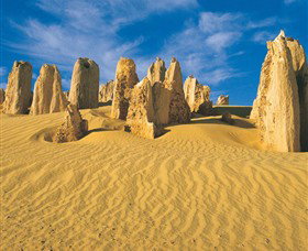Pinnacles - Accommodation QLD 0