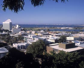 Boulters Heights - Accommodation QLD 0