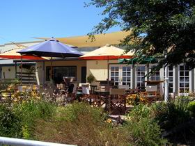 Policemans Point SA Accommodation QLD