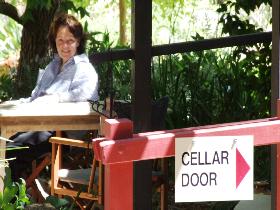Lazy Ballerina - Accommodation QLD 0