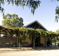 Lake Breeze Wines - Accommodation QLD