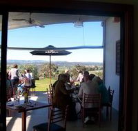Tenafeate Creek Wines - Accommodation QLD