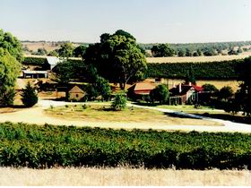 Irvine Wines - Accommodation QLD 0