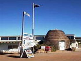 Andamooka Dukes Bottlehouse Museum - Accommodation QLD 0