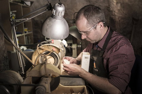 Unique Opal And Diamond Mine  - The Underground Opal Mine - Accommodation QLD 6