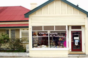 Old Maypole Collectables & Antiques - Accommodation QLD 0