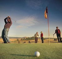 Ratho Farm  Golf - Accommodation QLD
