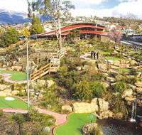 Putters Adventure Golf - Accommodation QLD