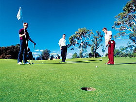 South Arm RSL Golf Course - Accommodation QLD 0