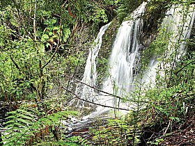 Hogarth Falls - Accommodation QLD 0