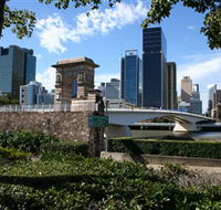 Former Victoria Bridge Abutment Memorial - Accommodation QLD