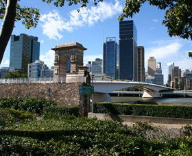 Former Victoria Bridge Abutment (Memorial) - Accommodation QLD 0