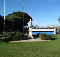 Oxley War Memorial - Accommodation QLD