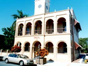 Mackay Town Hall - Accommodation QLD 0