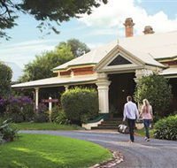 Historical Walk Through Russell Street - Accommodation QLD