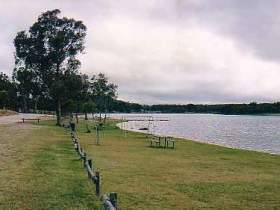 Storm King Dam - Accommodation QLD 0