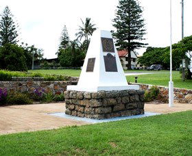 Dunwich War Memorial - Accommodation QLD 0