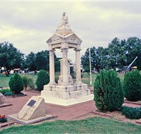 Weeping Mother Memorial - Accommodation QLD