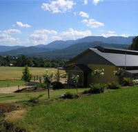 Ringer Reef Winery - Accommodation QLD