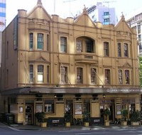 Crown Hotel - Accommodation QLD