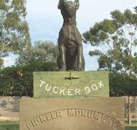 The Dog on the Tucker Box - Accommodation QLD