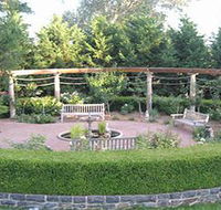 Athol Gardens - Accommodation QLD