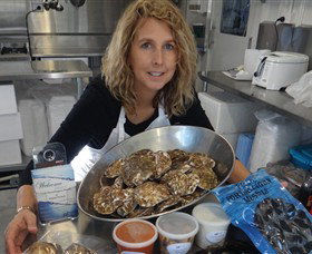 Advance Mussel Supply - Accommodation QLD 2