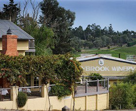 Kellybrook Winery, Kelly Brothers Cider & Riders Brew Co. - Accommodation QLD 2