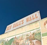 Ben Hall Wall - Accommodation QLD