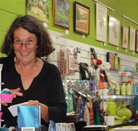 Artists on Parade Art Gallery - Accommodation QLD