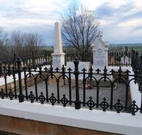 Hamilton Humes Grave - Accommodation QLD