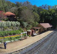 Spring Bluff Railway Station - Accommodation QLD