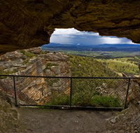 Hassans Walls Lookout - Accommodation QLD