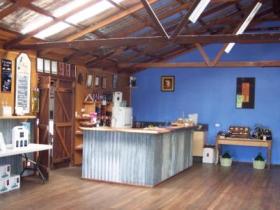 Pyramids Road Wines - Accommodation QLD 1