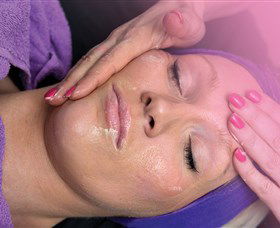 Club MMM! Day Spa - Accommodation QLD 3