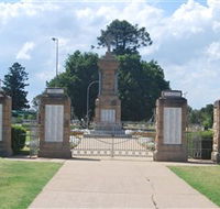 Warwick War Memorial and Gates - Accommodation QLD