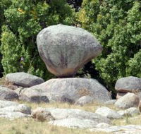 Balancing Rock - Accommodation QLD