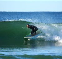 Surfaris Surf Camp - Accommodation QLD