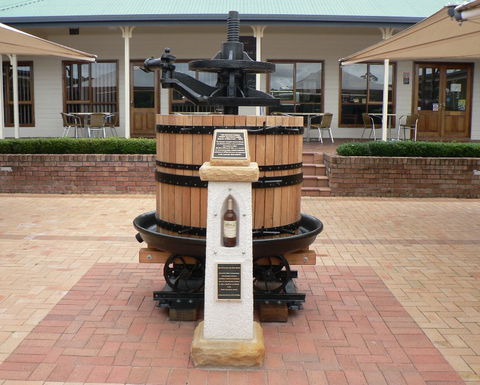 Best Tour - Accommodation QLD 1