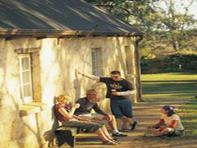 Overland Corner Hotel - Accommodation QLD 0