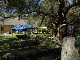 Overland Corner Hotel - Accommodation QLD 2