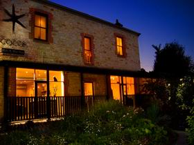 Cocos Hair And Day Spa - Accommodation QLD 0