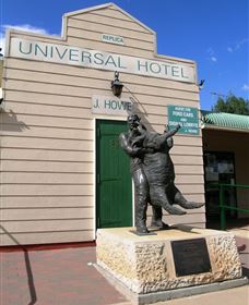 Jack Howe Sculpture And Gallery - Accommodation QLD 0