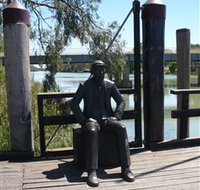 Captain John Egge Statue - Accommodation QLD
