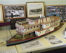 Wentworth Model Paddlesteamer Display - Accommodation QLD 0