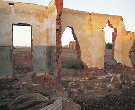 Kookynie Ruins - Accommodation QLD 1