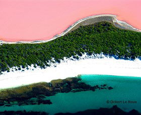 Lake Hillier - Accommodation QLD 0