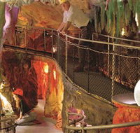The Crystal Caves - Accommodation QLD